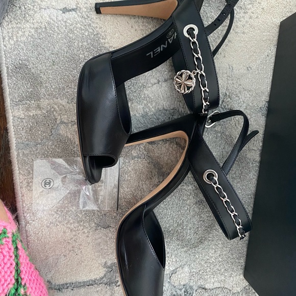 Chanel high heels sz 8 - available in November 2022 - Picture 8 of 9